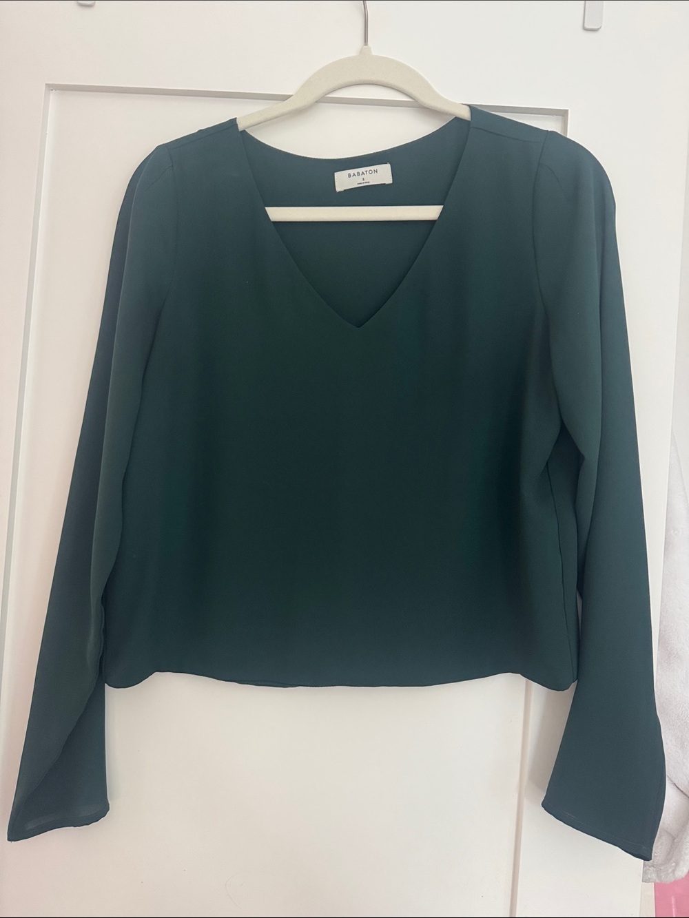 Babaton Dark Green V-Neck Long Sleeve Blouse
